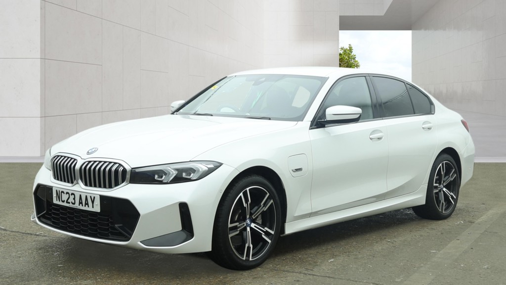 BMW 3 Series — photo 2