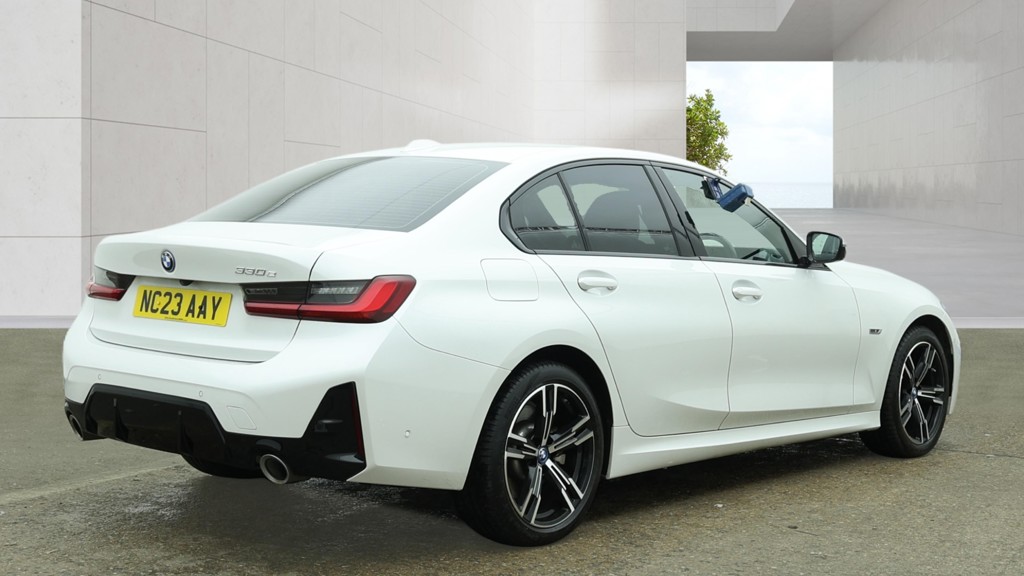 BMW 3 Series — photo 6